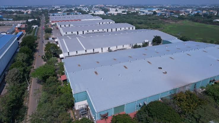 Mount Insulated Roof Panels installed at a third-party logistics and supply chain distribution centre in Kochi, Kerala